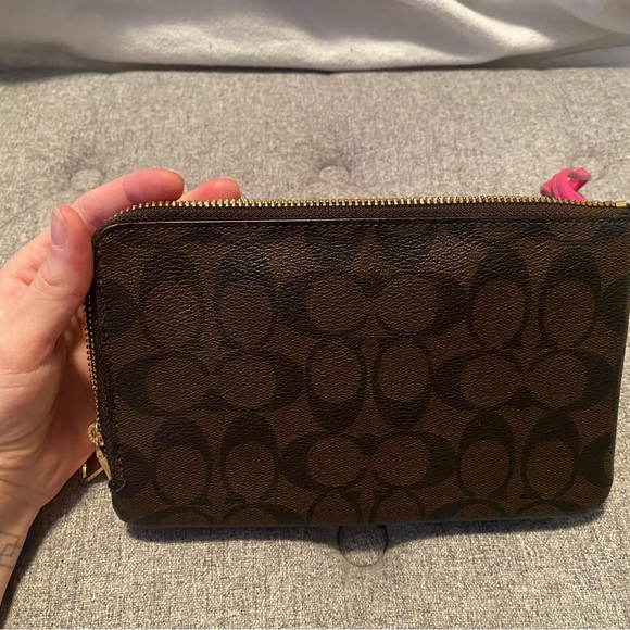 never used Coach wristlet - Picture 2 of 5